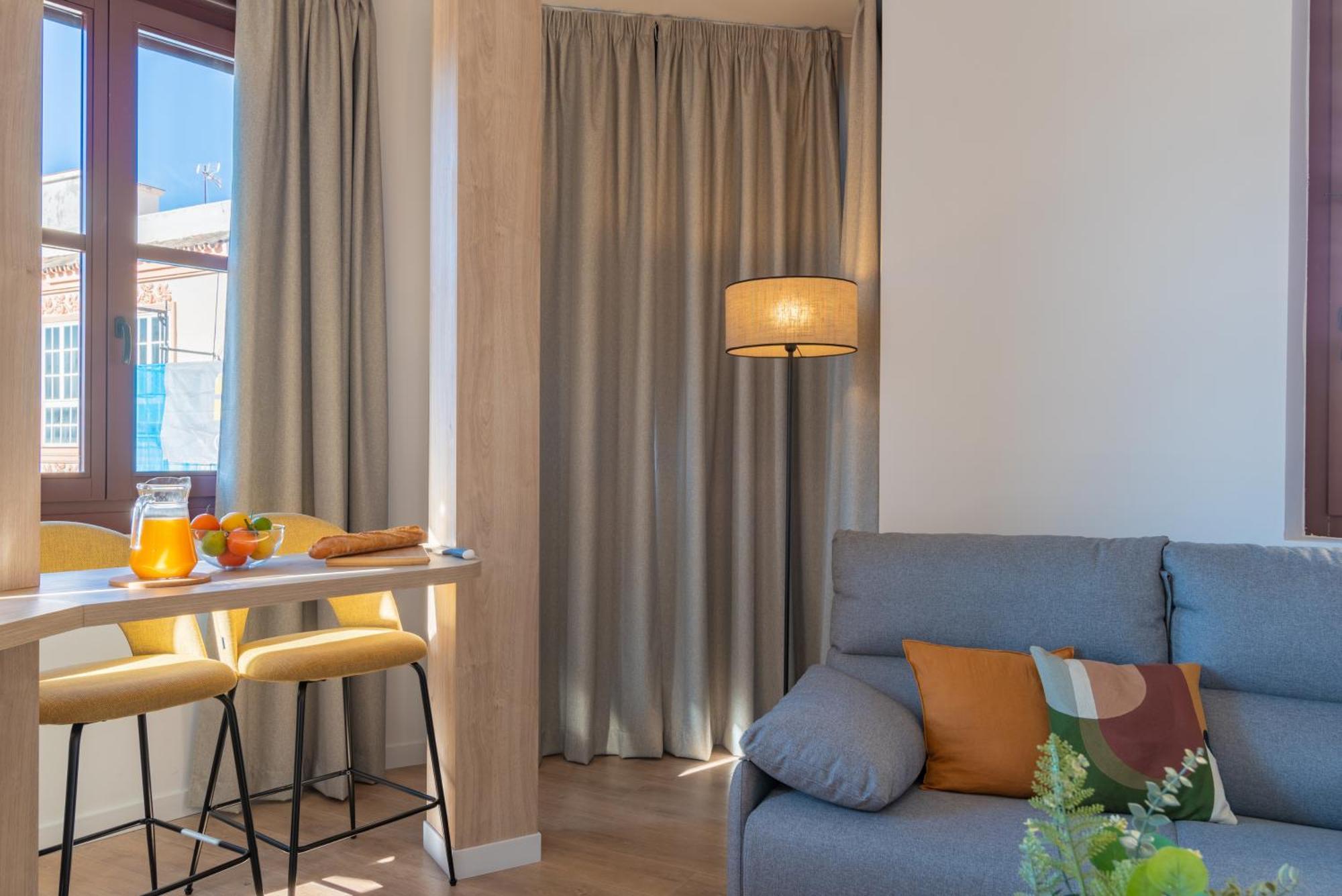 Feelathome Atarazanas Apartments Malaga Ngoại thất bức ảnh
