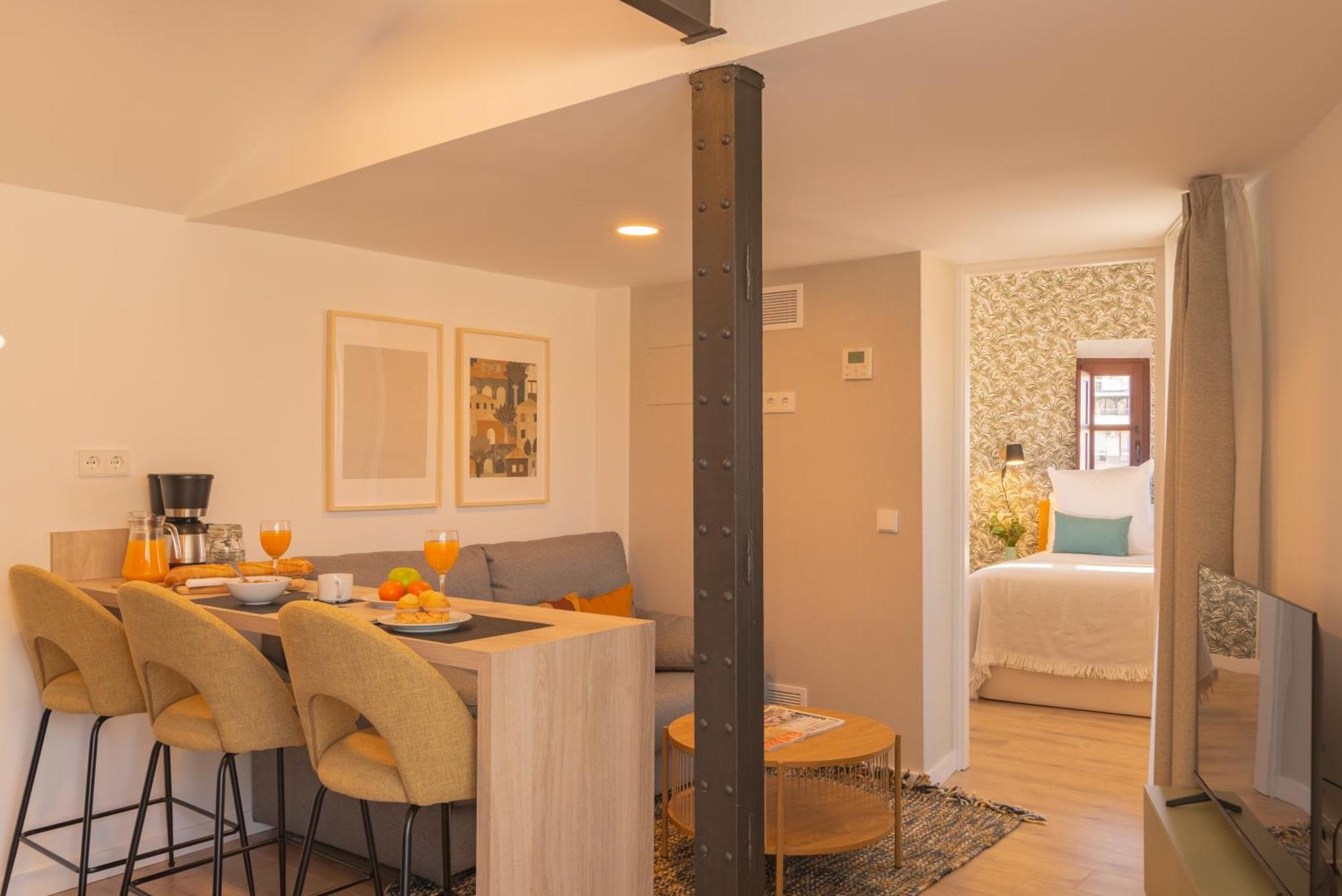 Feelathome Atarazanas Apartments Malaga Ngoại thất bức ảnh