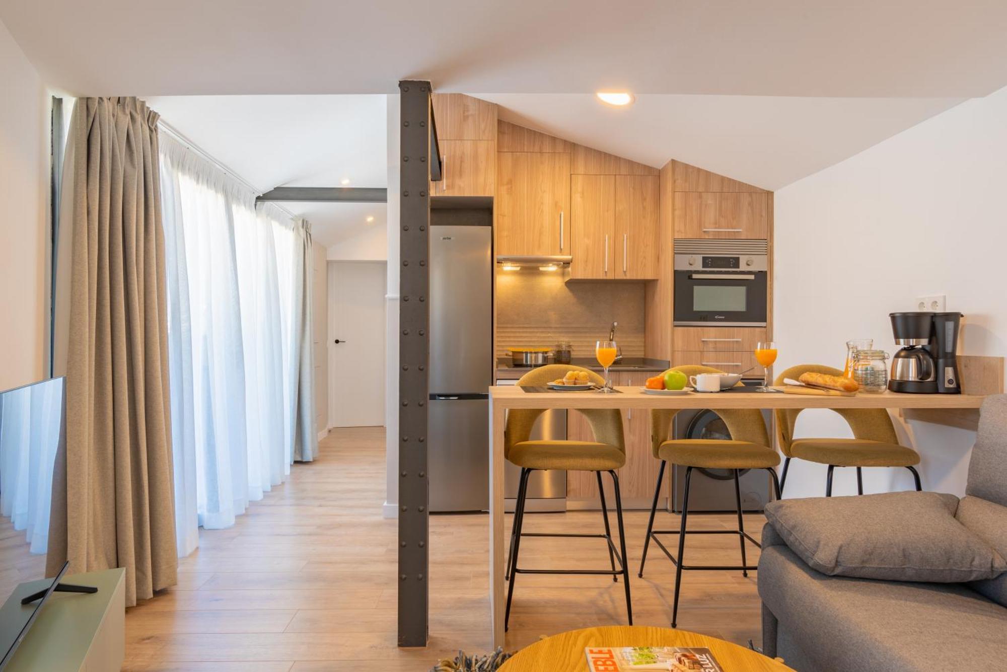 Feelathome Atarazanas Apartments Malaga Ngoại thất bức ảnh