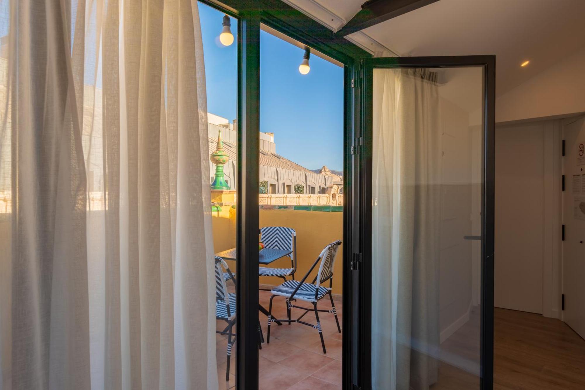Feelathome Atarazanas Apartments Malaga Ngoại thất bức ảnh