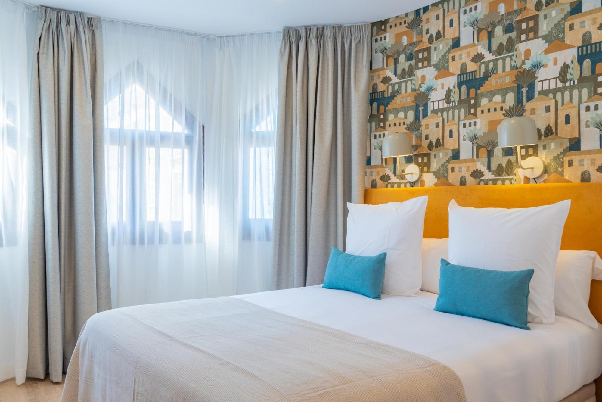 Feelathome Atarazanas Apartments Malaga Ngoại thất bức ảnh