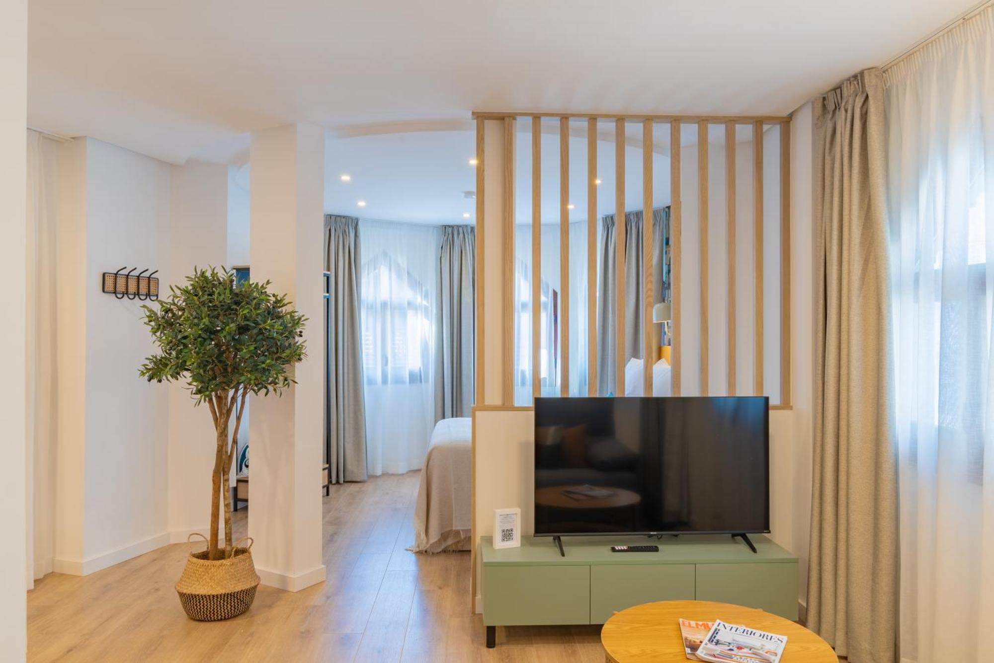 Feelathome Atarazanas Apartments Malaga Ngoại thất bức ảnh