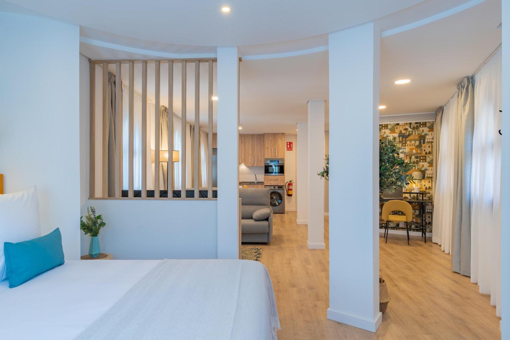 Feelathome Atarazanas Apartments Malaga Ngoại thất bức ảnh