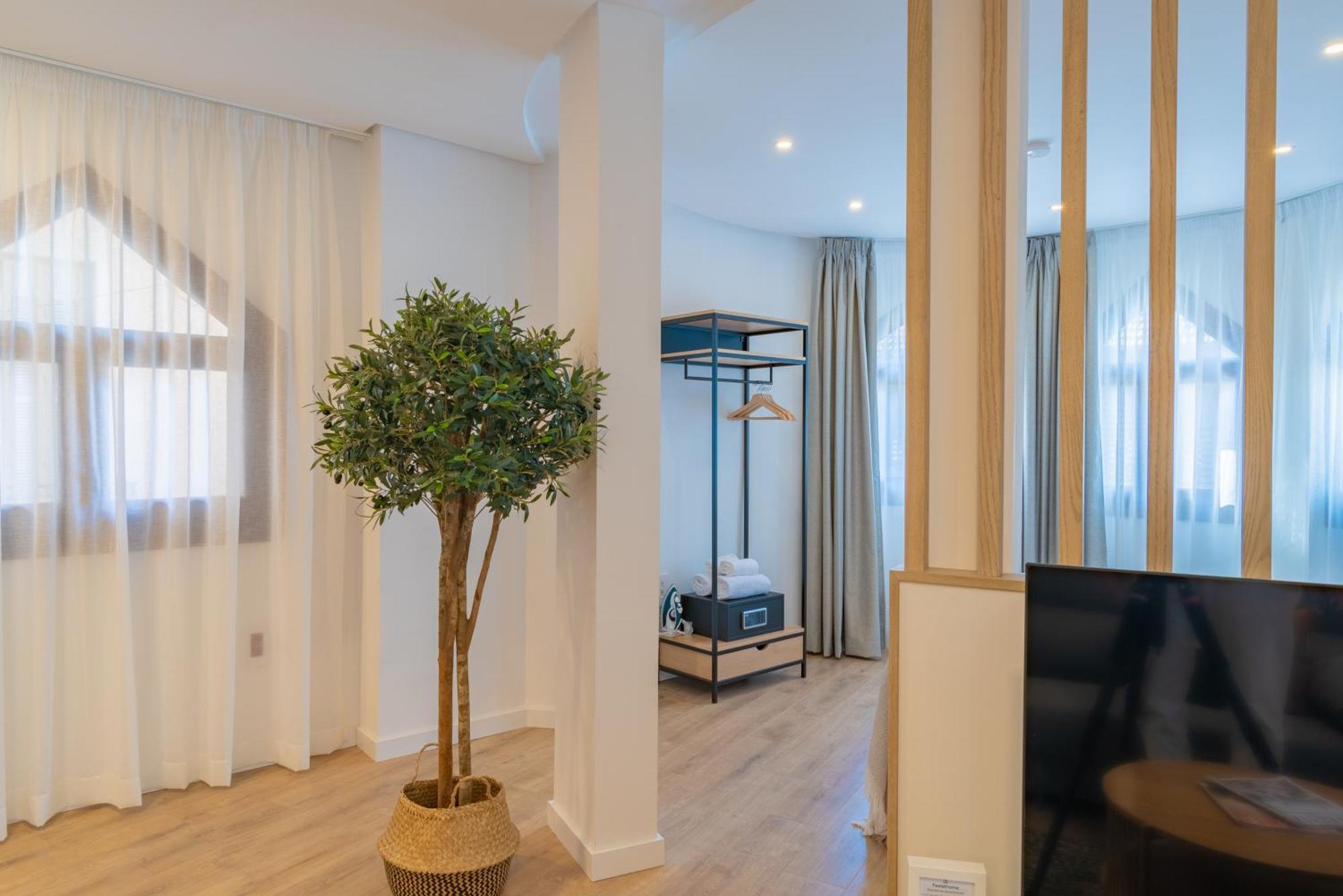 Feelathome Atarazanas Apartments Malaga Ngoại thất bức ảnh