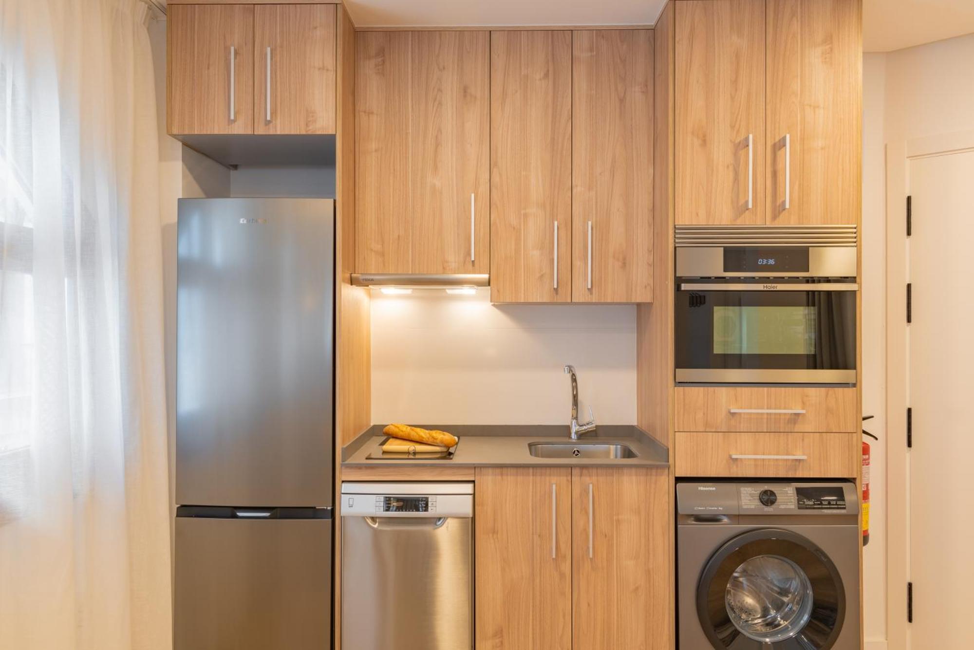 Feelathome Atarazanas Apartments Malaga Ngoại thất bức ảnh