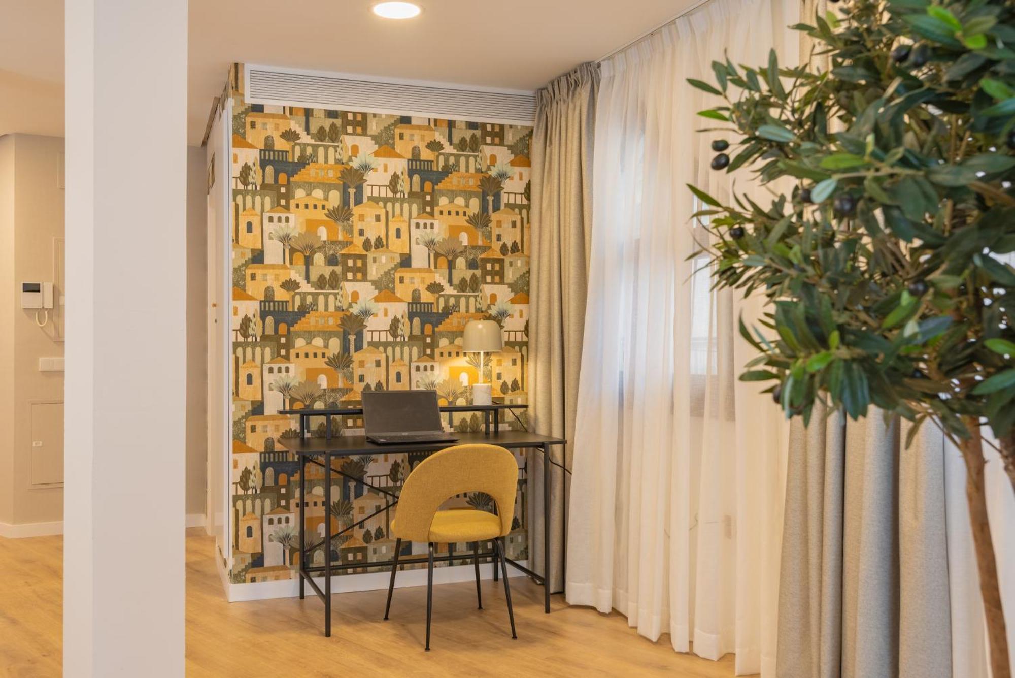 Feelathome Atarazanas Apartments Malaga Ngoại thất bức ảnh