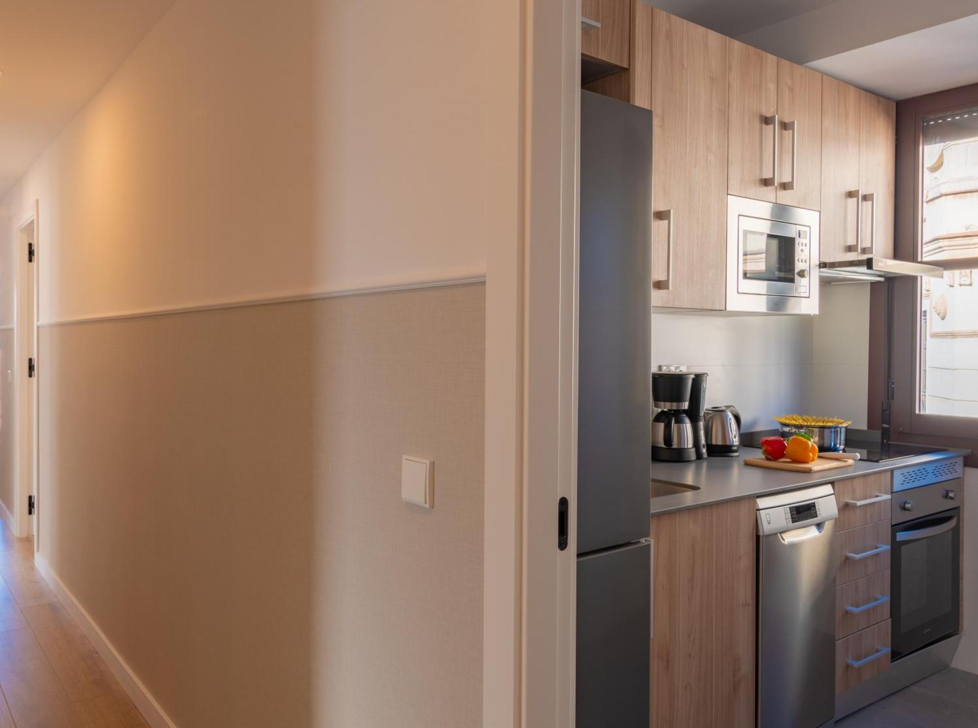 Feelathome Atarazanas Apartments Malaga Ngoại thất bức ảnh